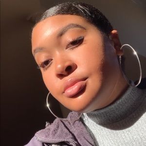 Meet your Posher, Melanie